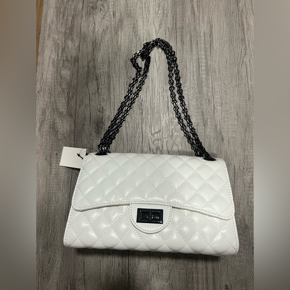 Elegant White Quilted Chain Shoulder Bag